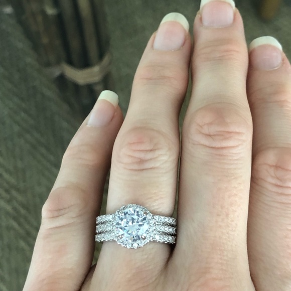 925 Stamped Sterling Silver Round Cut Diamond Ring - Picture 4 of 9